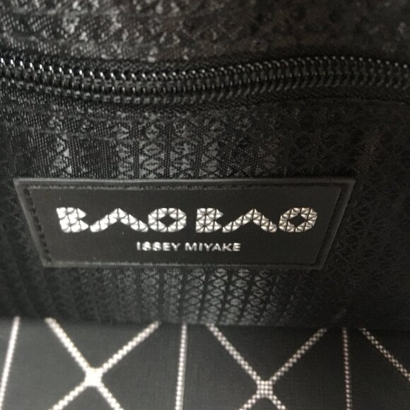 New Bao Bao Issey Miyake Lucent Tote Bag in pink - Picture 10 of 11